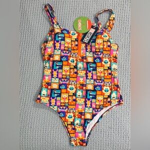 RSVLTS Nickelodeon 90s Women’s one piece swimsuit.
Size 2XL‎